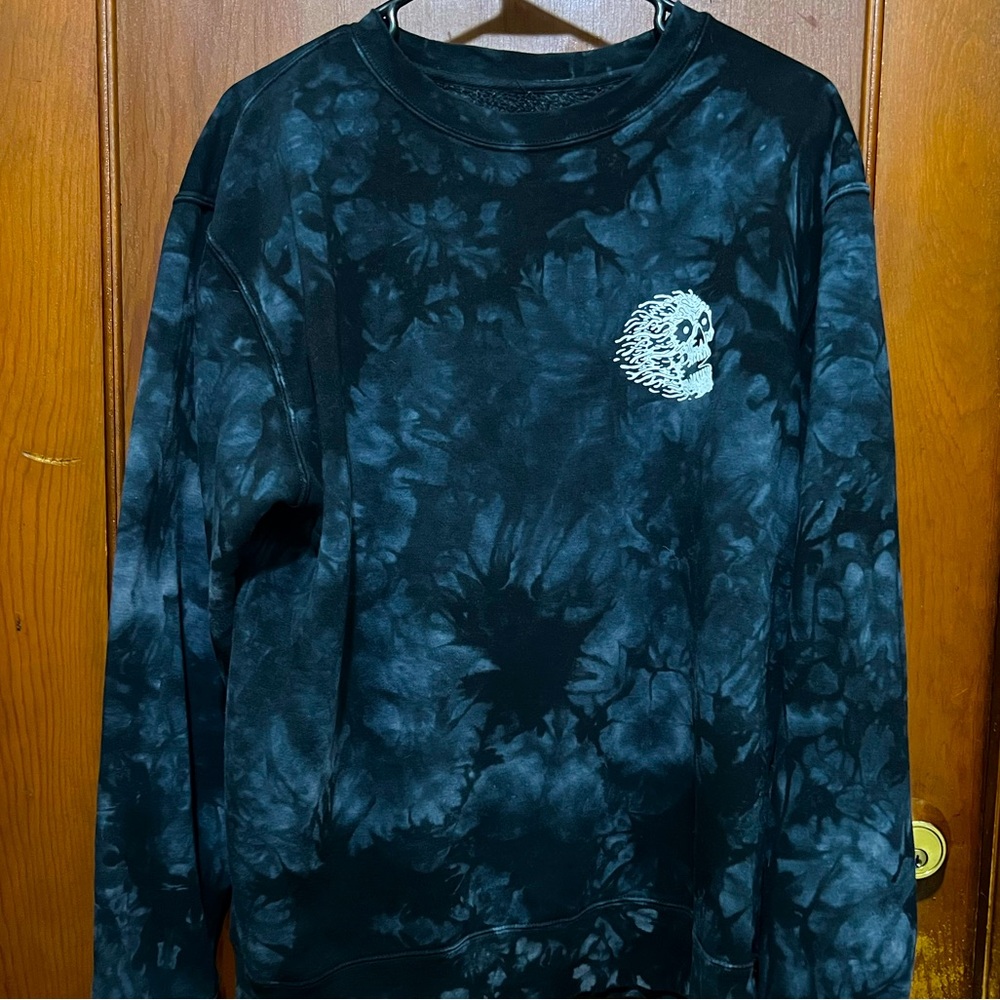 Liquid death sweatshirt
Black and Gray Tie-Dye Sweatshirt